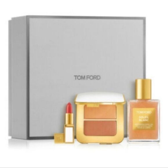 Tom Ford Gilt Blush Highlighter, Soleil Blanc Body Oil & Paradiso Lipstick - Picture 11 of 16